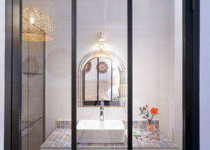 All-inclusive stay with towels and bed linens