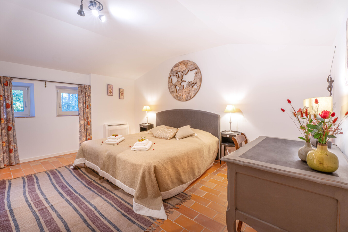 Stay in a renovated Provençal farmhouse 9 spacious and bright bedrooms